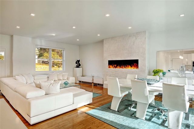 100 Priscilla Drive, Cranston, RI 02921