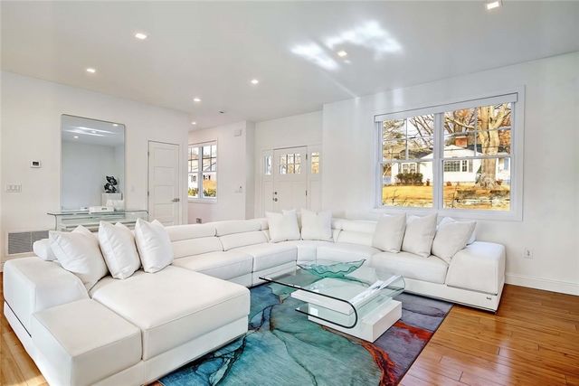 100 Priscilla Drive, Cranston, RI 02921