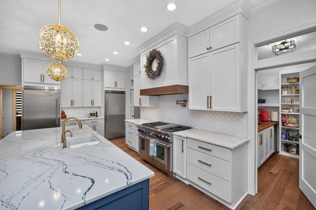 4700 153rd Court, Urbandale, IA 50323