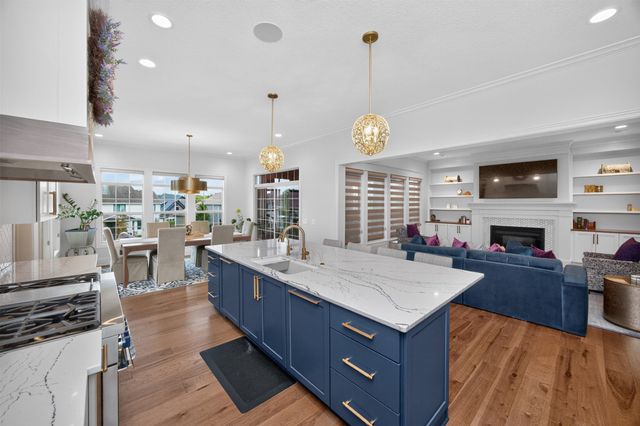 4700 153rd Court, Urbandale, IA 50323