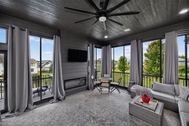 4700 153rd Court, Urbandale, IA 50323