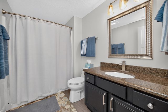 4700 153rd Court, Urbandale, IA 50323
