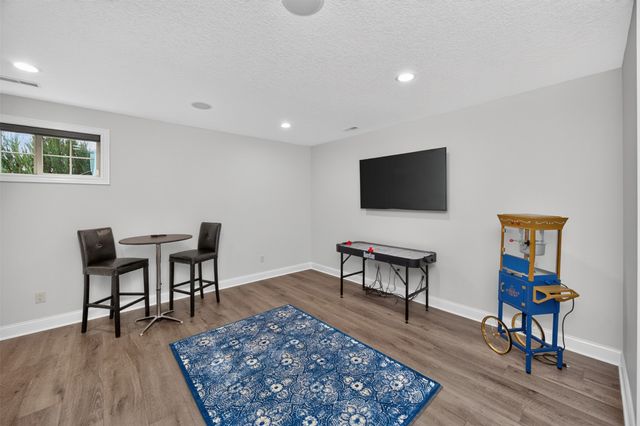 4700 153rd Court, Urbandale, IA 50323