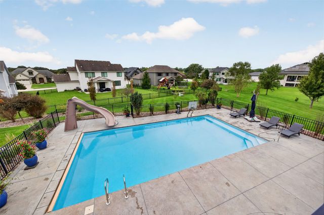 4700 153rd Court, Urbandale, IA 50323
