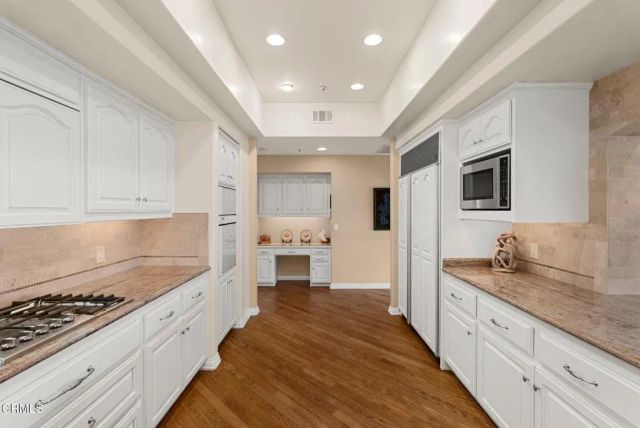 1401 Glen Oaks Boulevard, Pasadena, CA 91105