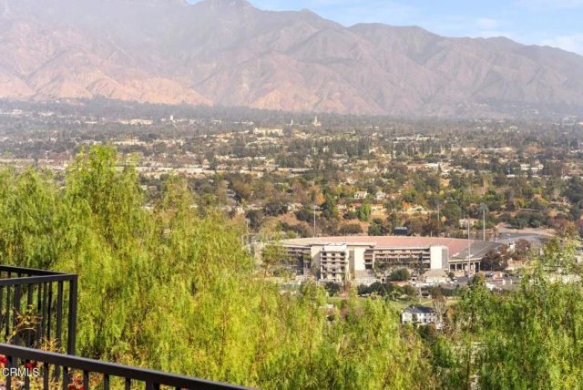 1401 Glen Oaks Boulevard, Pasadena, CA 91105