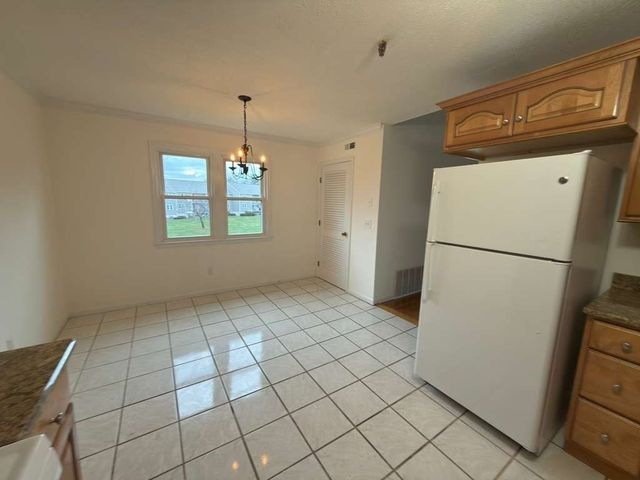 94 Tennis Plaza Rd 10, Dracut, MA 01826