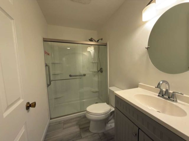 94 Tennis Plaza Rd 10, Dracut, MA 01826