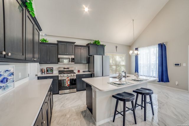 1020 Pebble Beach Dr NW, Lakehills, TX 78063