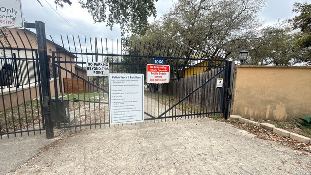 1020 Pebble Beach Dr NW, Lakehills, TX 78063