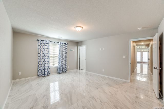 1020 Pebble Beach Dr NW, Lakehills, TX 78063