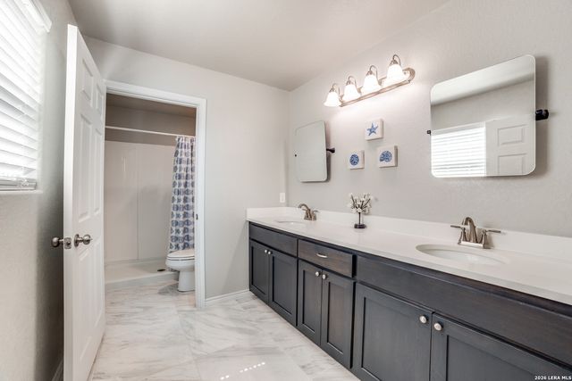 1020 Pebble Beach Dr NW, Lakehills, TX 78063