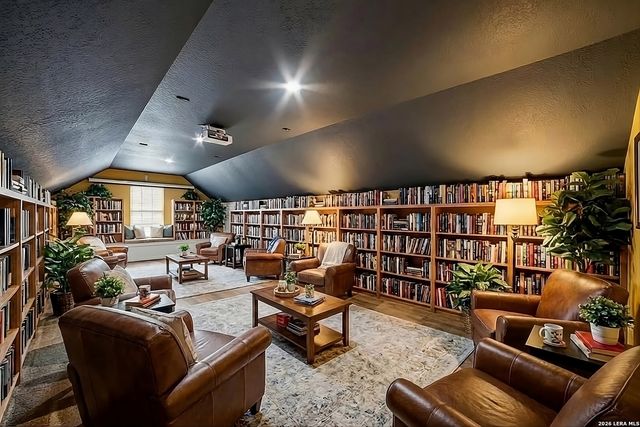 1020 Pebble Beach Dr NW, Lakehills, TX 78063