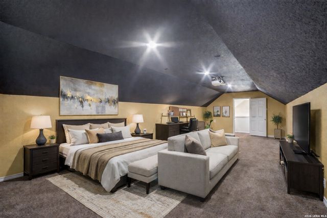 1020 Pebble Beach Dr NW, Lakehills, TX 78063