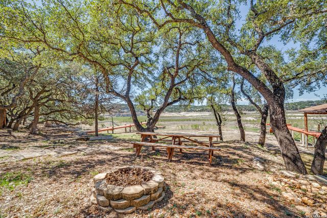 1020 Pebble Beach Dr NW, Lakehills, TX 78063