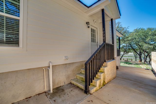 1020 Pebble Beach Dr NW, Lakehills, TX 78063