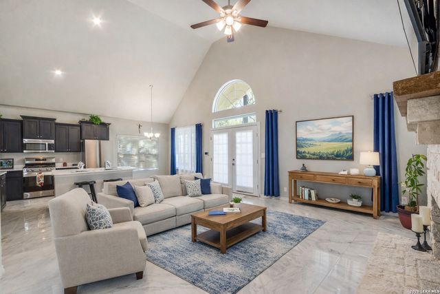 1020 Pebble Beach Dr NW, Lakehills, TX 78063