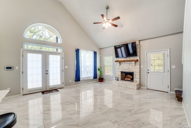 1020 Pebble Beach Dr NW, Lakehills, TX 78063