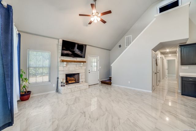 1020 Pebble Beach Dr NW, Lakehills, TX 78063