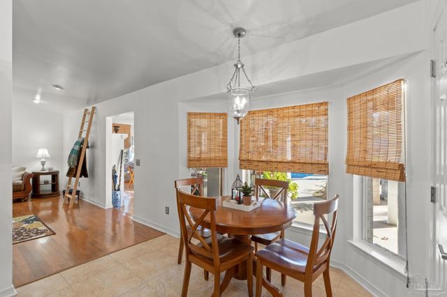 7293 Rexford St, Navarre, FL 32566