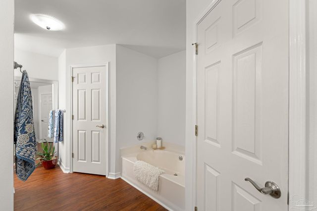 7293 Rexford St, Navarre, FL 32566