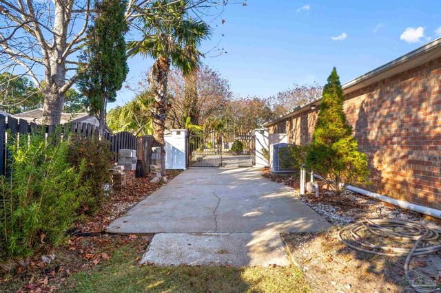 7293 Rexford St, Navarre, FL 32566