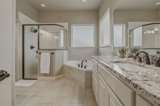 125 Oak View Drive, Godley, TX 76044