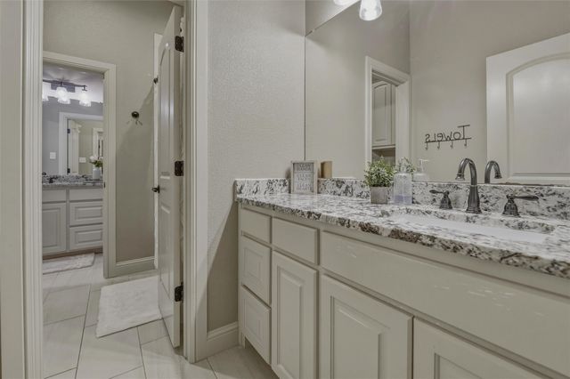 125 Oak View Drive, Godley, TX 76044