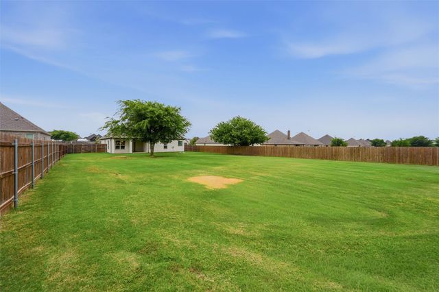 125 Oak View Drive, Godley, TX 76044