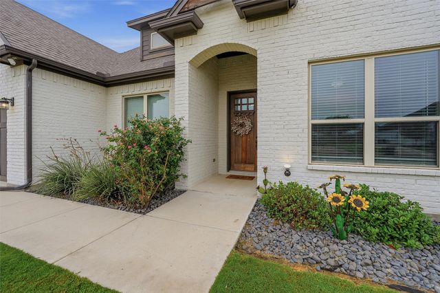 125 Oak View Drive, Godley, TX 76044