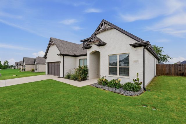 125 Oak View Drive, Godley, TX 76044