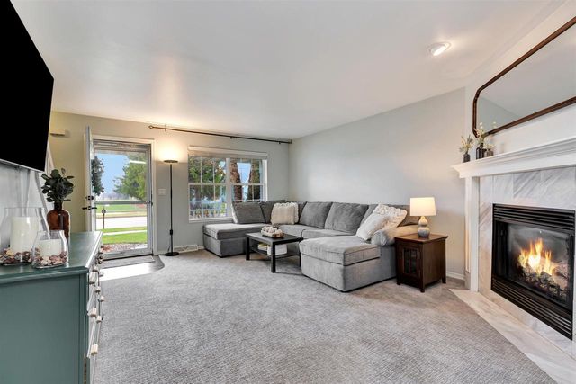 143 OLDE SCHOOL ROAD, Neenah, WI 54956