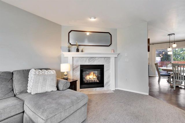 143 OLDE SCHOOL ROAD, Neenah, WI 54956