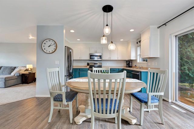 143 OLDE SCHOOL ROAD, Neenah, WI 54956