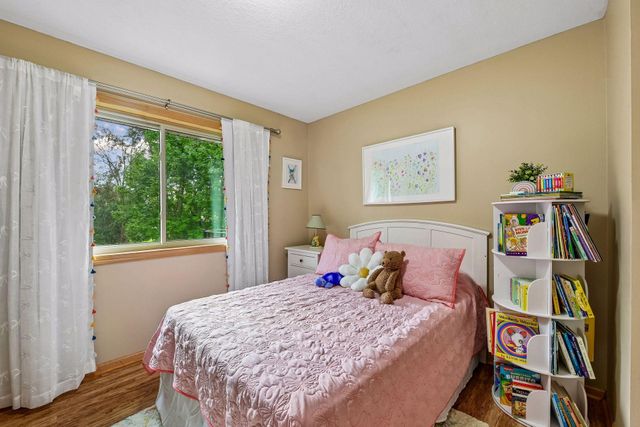 1121 Scott Street S, Shakopee, MN 55379