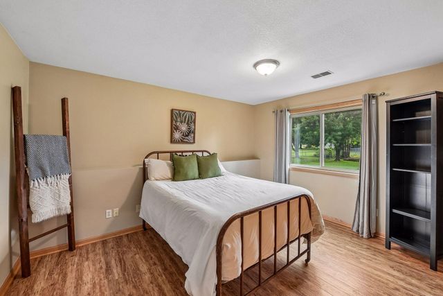 1121 Scott Street S, Shakopee, MN 55379