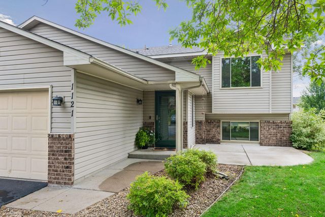 1121 Scott Street S, Shakopee, MN 55379