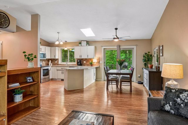 1121 Scott Street S, Shakopee, MN 55379