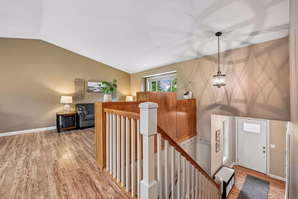 1121 Scott Street S, Shakopee, MN 55379 — photo 5