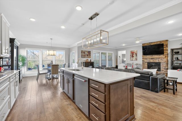 1016 Coffee Rdg, Spring Hill, TN 37174