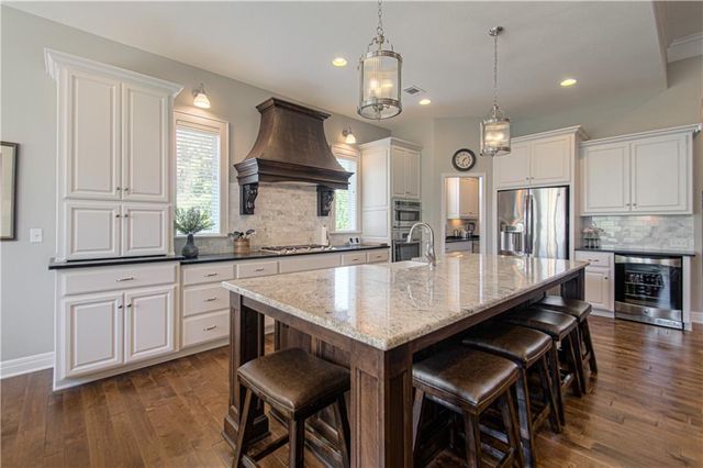 24031 W 121st Street, Olathe, KS 66061