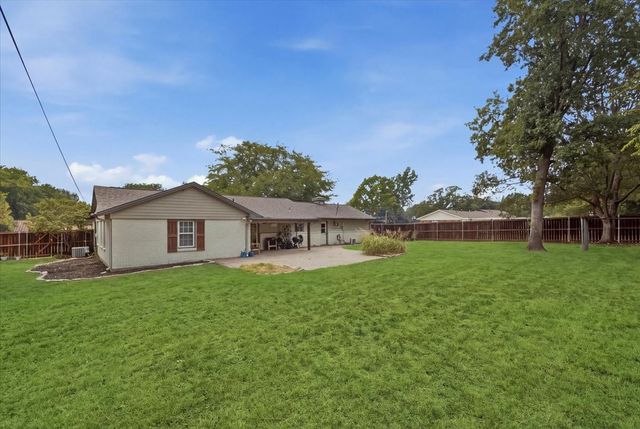 6724 Cumberland Road, Fort Worth, TX 76116