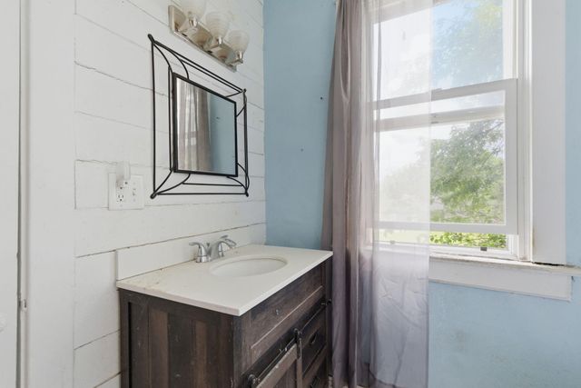 901 N Concord Avenue, Springfield, MO 65802