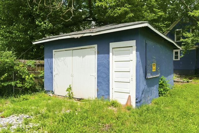 901 N Concord Avenue, Springfield, MO 65802