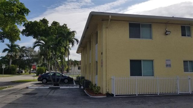 724 NE 4th St 12, Hallandale Beach, FL 33009