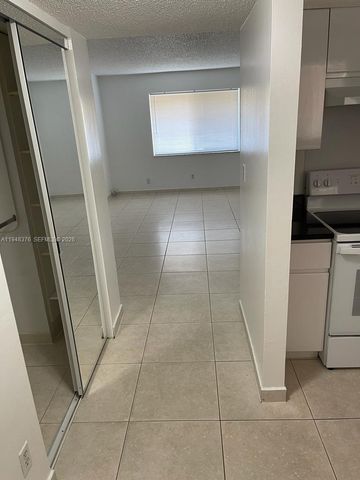 724 NE 4th St 12, Hallandale Beach, FL 33009