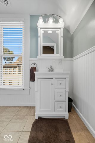 201 W Hendricks Street, Shelbyville, IN 46176