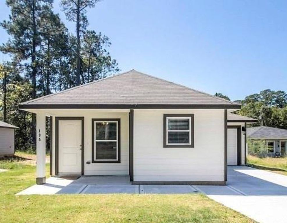 195 Cherry Tree, Livingston, TX 77351