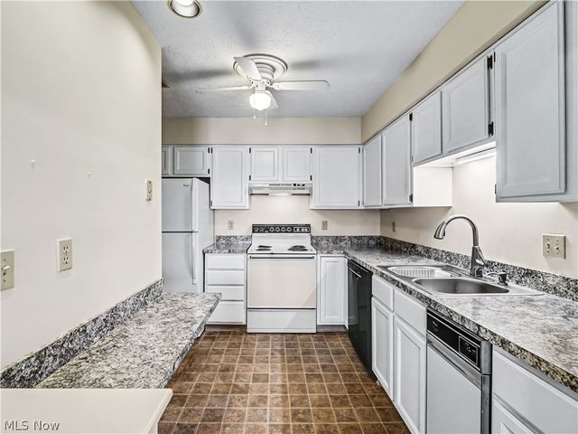 1207 W River Road N D3, Elyria, OH 44035