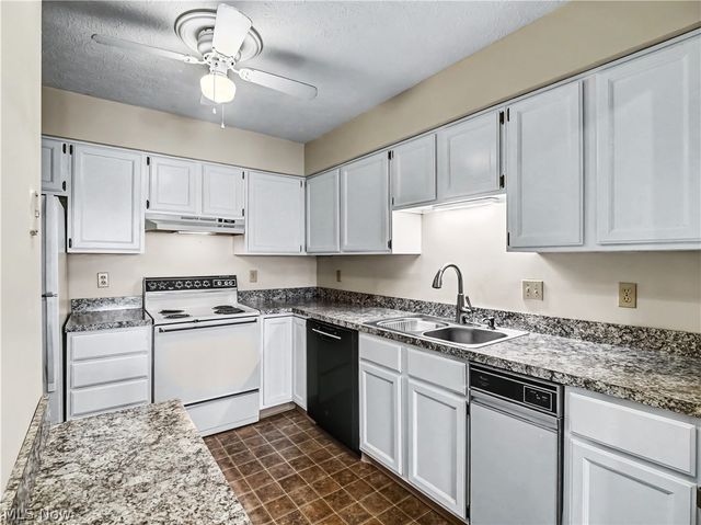 1207 W River Road N D3, Elyria, OH 44035